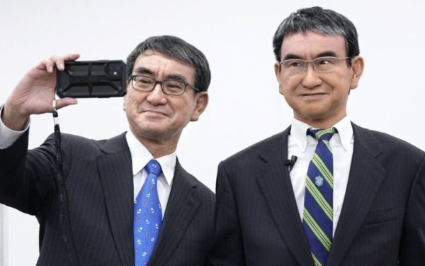 Άβαταρ του κυβερνοχώρου θα γίνει δοκιμαστικά ο Ιάπωνας ομόλογος του Κυρ. Πιερρακάκη