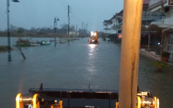 Κατερίνη: «Επιχείρηση» στο παραλιακό μέτωπο για να αντιμετωπιστούν τα πλημμυρικά φαινόμενα