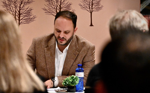 Δαρδαμανέλης από Αρετσού: «Για τη μαρίνα και την πλαζ απαιτούμε ελεύθερη διέλευση των πολιτών»