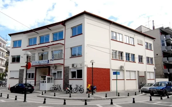 Πτολεμαΐδα: Ομάδα Ρομά προσπάθησε να επιτεθεί στο Αστυνομικό τμήμα