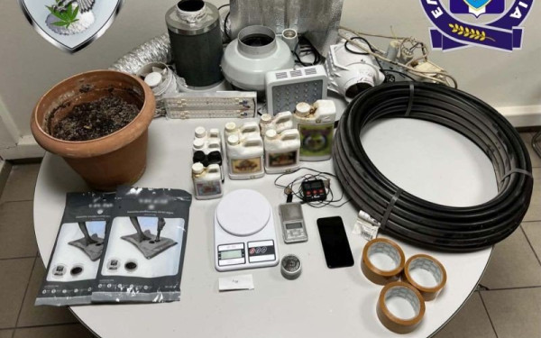 Εύοσμος: Εντοπίστηκε αυτοσχέδιο εργαστήριο δενδρυλλίων κάνναβης σε διαμέρισμα - Συνελήφθη ένας 53χρονος (φωτ.)