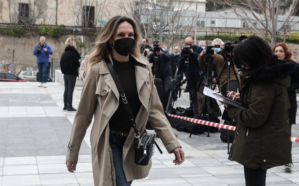 Εβελίνα Παπούλια κατά Φιλιππίδη: «Αναγνώρισα τη χυδαιότητα του, την εξουσιομανία του, και το ταλέντο του»