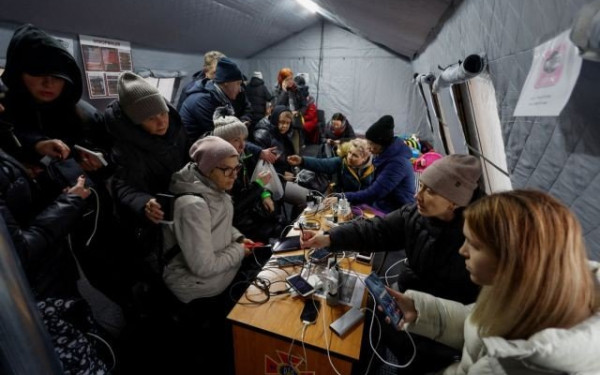 Ουκρανία: Χιονίζει στο Κίεβο - Εκατομμύρια άνθρωποι παραμένουν χωρίς ηλεκτρικό ρεύμα