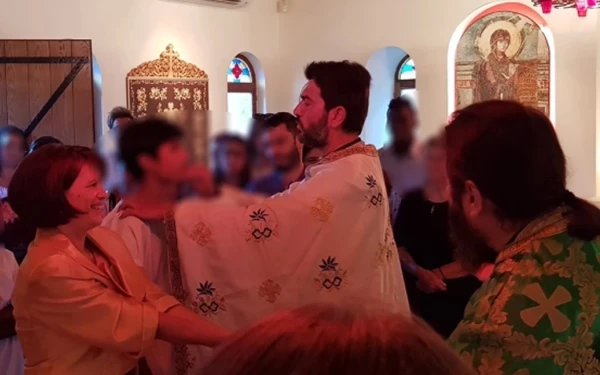 «Κιβωτός του Κόσμου»: Έκαναν και ομαδικές... δεύτερες βαπτίσεις παιδιών εν αγνοία των γονέων - Δείτε φωτογραφίες