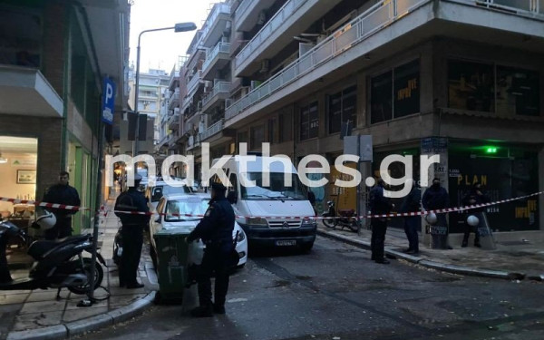  Θεσσαλονίκη: Επιχείρηση εκκένωσης από την ΕΛ.ΑΣ. στην κατάληψη Mundo Nuevo - 4 συλλήψεις και 8 προσαγωγές - Κλειστή η οδός Φιλίππου (φωτ.)