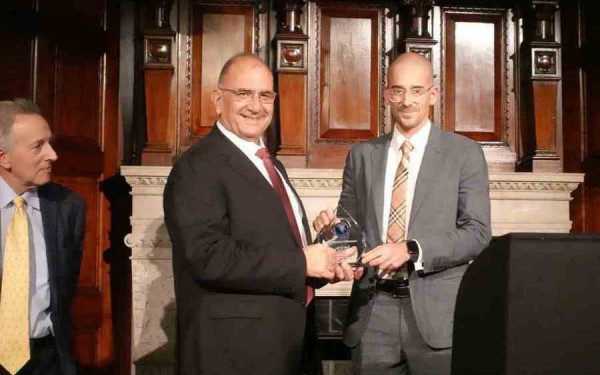 Σε Έλληνα το ανώτερο διεθνές βραβείο για τα δορυφορικά και επιστημονικά δρώμενα 