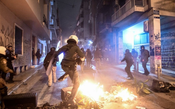 Επεισόδια στο Μενίδι: Τραυματίστηκε στο πρόσωπο από πυροβολισμό ο διοικητής της ΟΠΚΕ (βίντεο)