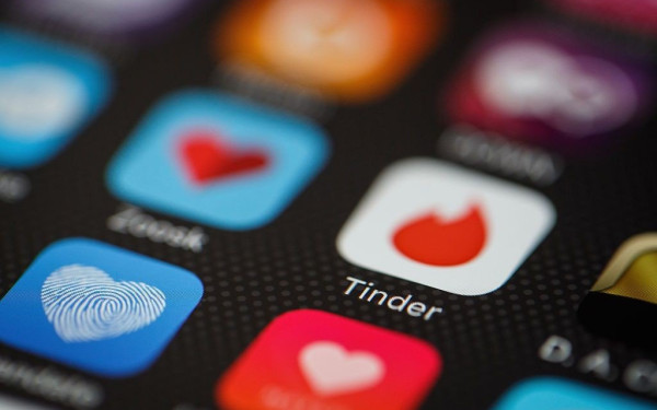 Οι ηλεκτρονικές προξενήτρες αντικατέστησαν τα παραδοσιακά προξενιά