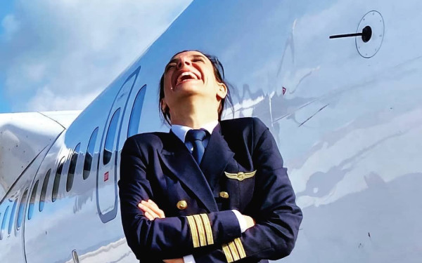 Πασίγνωστη Ελληνίδα ηθοποιός τα παράτησε όλα και έγινε... πιλότος (φωτ.)