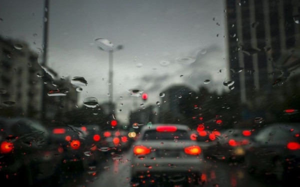 Επιμένει η κακοκαιρία: Ισχυρές βροχές και καταιγίδες σε όλη τη χώρα - Χιονοπτώσεις στη Θράκη