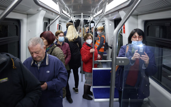 Οι Θεσσαλονικείς... επιβιβάζονται και σήμερα στο Μετρό - Δείτε φωτογραφίες