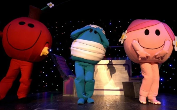 Ένα αληθινό ρομπότ γίνεται ηθοποιός σε παιδική παράσταση (βίντεο)