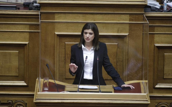 Φουλ επίθεση Νοτοπούλου σε κυβέρνηση και Ζέρβα για αναστολή ακτοπλοϊκής σύνδεσης Θεσσαλονίκης - Σμύρνης