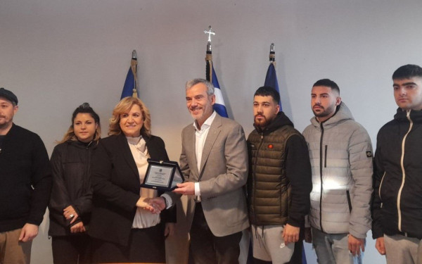 Θεσσαλονίκη: Βράβευση της Εθελοντικής Διακονίας Αστέγων από τον Δήμαρχο
