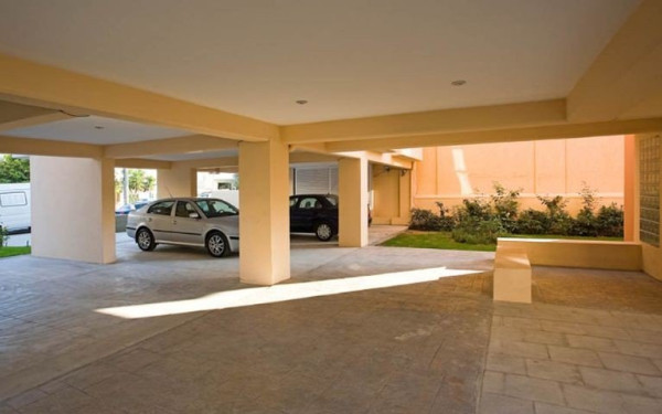 Παράταση για την επιβολή προστίμων εκπρόθεσμης δήλωσης κτηματογράφησης και ρύθμιση μεταβιβάσεων για πάρκινγκ πιλοτής