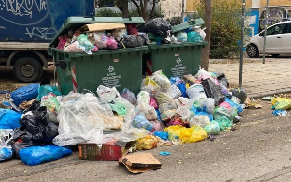 Δήμος Θεσσαλονίκης - Επιχείρηση «καθαριότητα»: Περίπου 150 τόνοι ογκωδών αντικειμένων μαζεύτηκαν σε δύο εβδομάδες (Φωτ.)