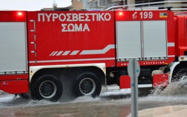 Κακοκαιρία - Θεσσαλονίκη: 300 κλήσεις στην Πυροσβεστική από τα ξημερώματα (βίντεο)