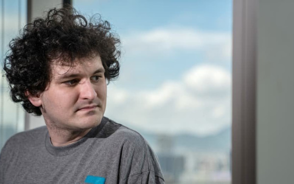 Σαμ Μπάνκμαν-Φριντ: Συνελήφθη ο άνθρωπος που έχασε μέσα σε μία νύχτα 15 δισεκατομμύρια δολάρια