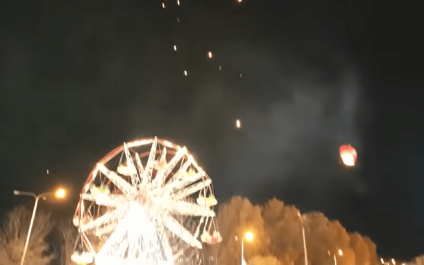 Καστοριά: 400 Πολύχρωμα φανάρια ευχών «πέταξαν» πάνω από τη λίμνη (βίντεο) 