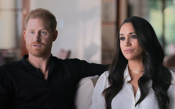 Τσαντίστηκε ο πρίγκιπας Χάρι επειδή ο Κάρολος δεν βάζει στο... μισθολόγιο τη Μέγκαν Μαρκλ