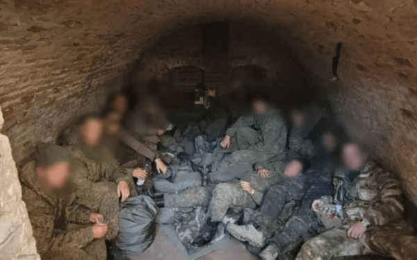 Φυλάκιση, βασανιστήρια και εικονικές εκτελέσεις Ρώσων στρατιωτών που αρνούνται να πολεμήσουν στην Ουκρανία