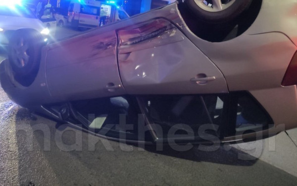 Τροχαίο με έναν τραυματία στην ανατολική Θεσσαλονίκη - Αναποδογύρισε το αυτοκίνητο (φωτ.)
