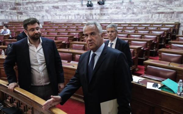 Βουλή: Κόντρα Βορίδη - Ζαχαριάδη για τη διαφθορά