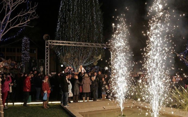 «Λευκές Νύχτες» στους δήμους… θυμίζουν καλοκαίρι σε νησί - Αγορές και διασκέδαση ως τα μεσάνυχτα