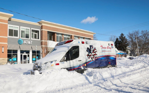 Στη δίνη χιονοθύελλας οι ΗΠΑ - Τουλάχιστον 50 νεκροί 