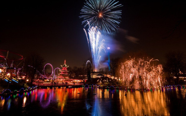 Του κόσμου οι Πρωτοχρονιές: Ήθη, έθιμα και λιχουδιές για τον ερχομό του νέου έτους
