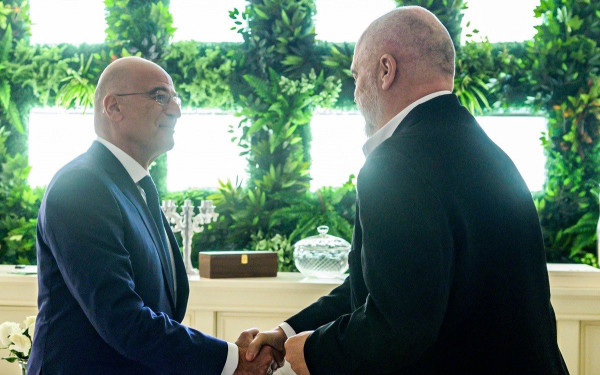 Γεύμα προς τιμήν του ΥΠΕΞ Ν. Δένδια παρέθεσε ο Αλβανός Πρωθυπουργός Έντι Ράμα	