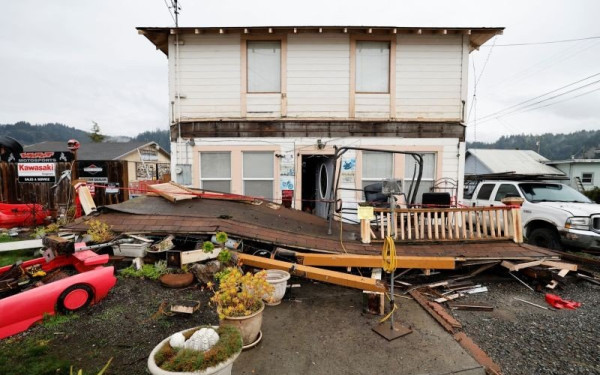 ΗΠΑ: Τουλάχιστον δύο νεκροί και 11 τραυματίες από τον σεισμό των 6,4 Ρίχτερ στην Καλιφόρνια (βίντεο)