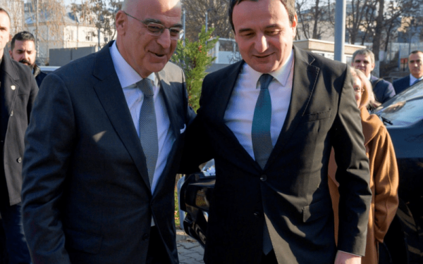 Με γεύμα προς τιμήν του έκλεισε η επίσκεψη Ν. Δένδια στο Κόσοβο