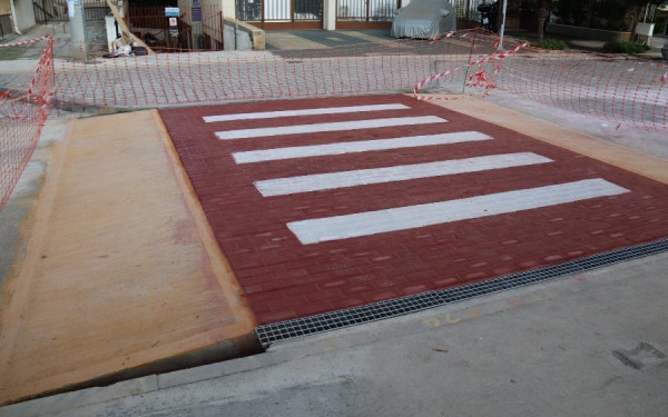 Καλαμαριά: Ράμπες ΑμεΑ σε όλους τους δρόμους - Αυξάνει η ασφάλεια των πεζών στο Βυζάντιο με υπερυψωμένες διαβάσεις