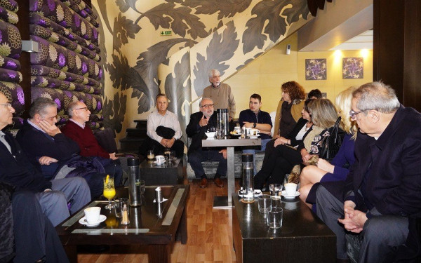 Παλατάκι: Μήνυμα για να σωθεί το Κυβερνείο στέλνουν 6 υπουργοί