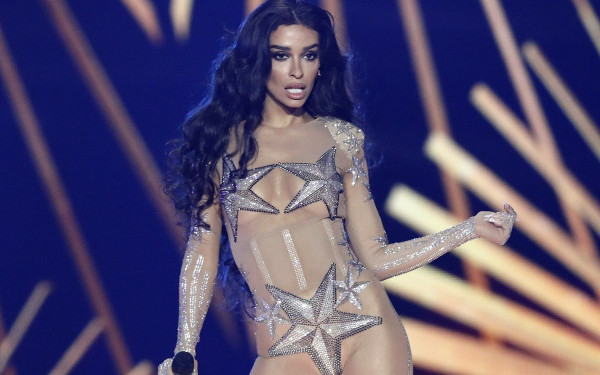 Netflix: Τραγούδι της Φουρέιρα ακούγεται στο νέο «Knives Out» (βίντεο)