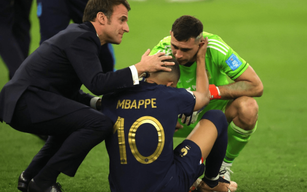 Η Liberation γράφει για το «διαβατήριο» που πήρε το Κατάρ για τη Δύση μέσω Μουντιάλ