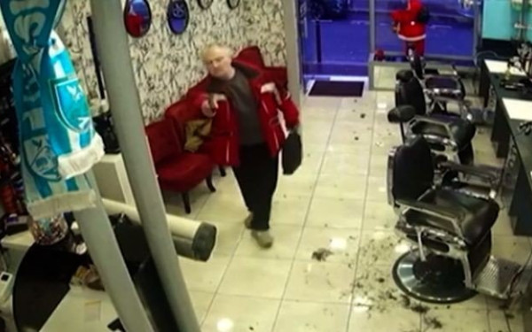 Μακελειό στο Παρίσι: Ενώπιον του εισαγγελέα ο 69χρονος δράστης - Αποφασίζεται η προφυλάκισή του