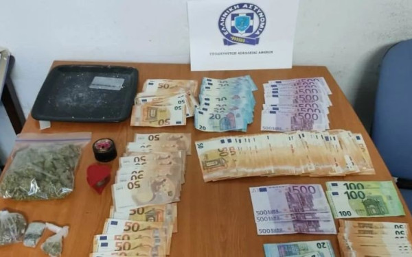 Πασίγνωστος τραγουδιστής εμπλέκεται σε υπόθεση διακίνησης ναρκωτικών - Ο αρχηγός είναι κουμπάρος του 