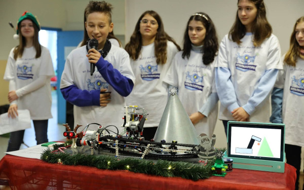 Ωραιόκαστρο: Πρωτιές του 5ου Γυμνασίου στο 8ο Μαθητικό Φεστιβάλ Ρομποτικής
