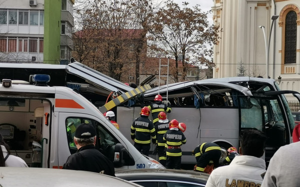 Ρουμανία: «Ήταν σαν να έπεσε πάνω μας τρένο» - Τι λέει ο οδηγός του μοιραίου λεωφορείου