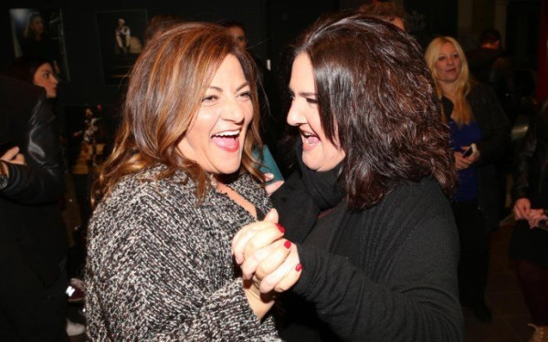 Επικό βίντεο: Σταυροπούλου - Βογιατζάκη αναβιώνουν θρυλική σκηνή από το «Είσαι το ταίρι μου»