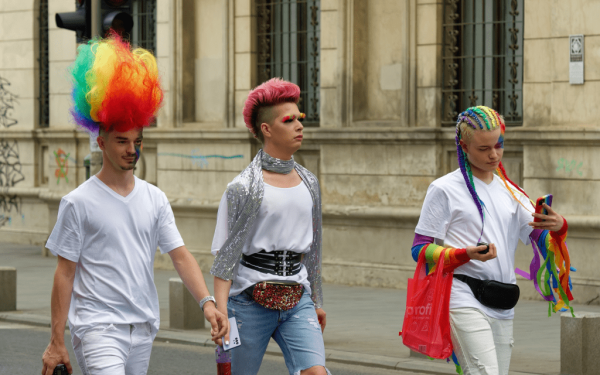 Η Σκωτία ενέκρινε νόμο που διευκολύνει τη φυλομετάβαση - Πού εστιάζουν οι αντιδρώντες