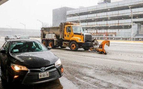 ΗΠΑ: Επικίνδυνη χιονοθύελλα σαρώνει τη χώρα ενώ εκατομμύρια άνθρωποι ταξιδεύουν για τις γιορτές