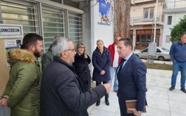 Κομοτηνή: Με διαμαρτυρία για τον δήμο Ιάσμου η υποδοχή του Στέλιου Πέτσα (φωτ.)