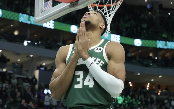 Αποκάλυψη Αντετοκούνμπο: «Το 2020 σκέφτηκα να σταματήσω το μπάσκετ»