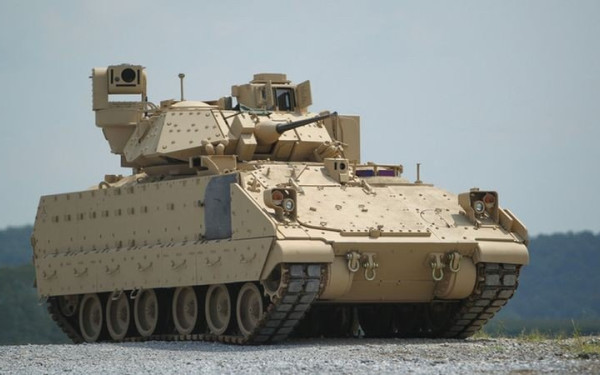 Μπάιντεν: Εξετάζεται η αποστολή τεθωρακισμένων οχημάτων μάχης Bradley στο Κίεβο