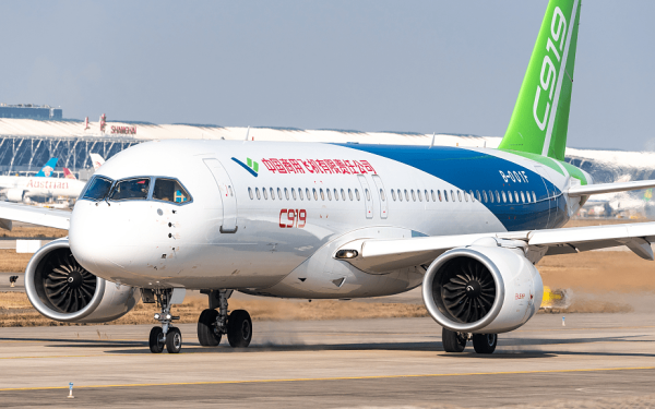 Χιλιάδες παραγγελίες για το πρώτο «made in China» επιβατικό αεροσκάφος, το C 919