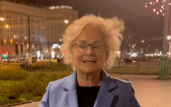 Σάλος στη Γερμανία με τις δηλώσεις της υπουργού Άμυνας για τον πόλεμο στην Ουκρανία και την... εμπειρία που αποκόμισε (βίντεο)