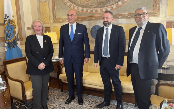 Ιστορική επίσκεψη Δένδια στον Άγιο Μαρίνο - Η πρώτη Έλληνα ΥΠΕΞ (φωτ.)